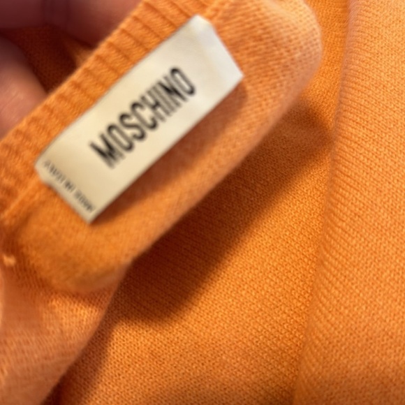 Moschino Peach Orange Cashmere Sweater Thread Spool Hanger Scissors RARE - Picture 10 of 13
